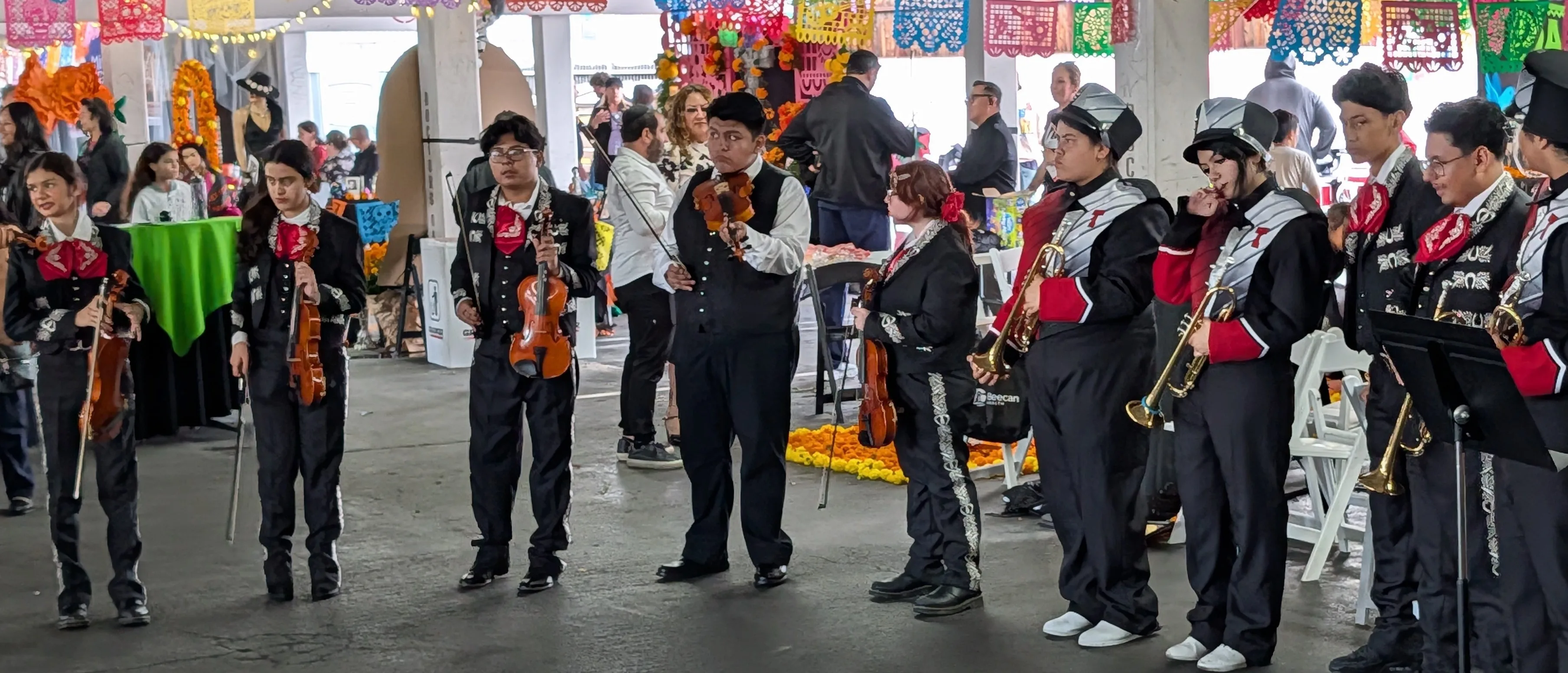 Mariachis, Torres E. LA Performing Arts Magnet High School